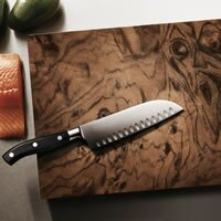 Чистый и острый кухонный нож